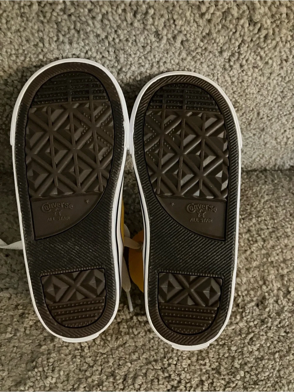 NWOB UNISEX CONVERSE CHUCK TAYLOR ALL STAR “SMILEY” HI TOP SNEAKERS  TODDLER 10
